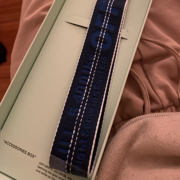 Off white keychain - Picture 2 of 2